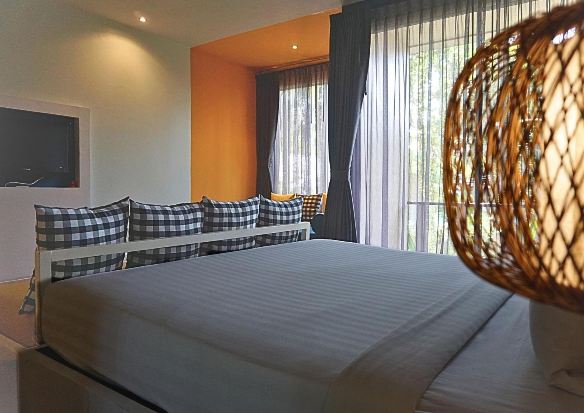 Signature Phuket Resort Csalong Kültér fotó